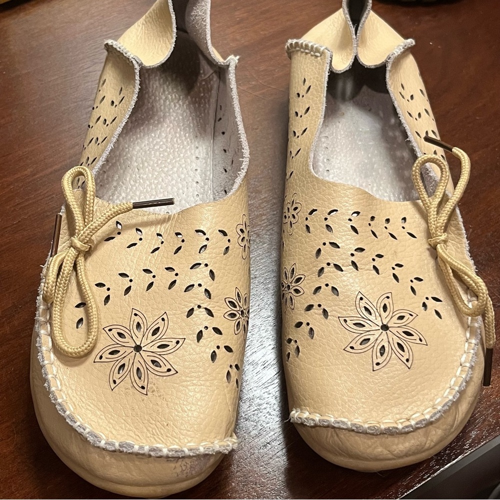 Venus Celia Womens Shoes Comfort Flat Loafers Size US 9 M, Beige